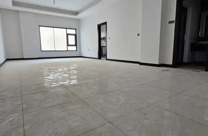 Apartment - 3 Bedrooms - 3 Bathrooms for rent in Sanad - Central Governorate