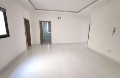 Apartment - 3 Bedrooms - 3 Bathrooms for rent in Busaiteen - Muharraq Governorate