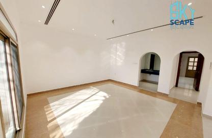 Villa - 4 - 5 for rent in Saar - Northern Governorate