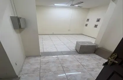 Apartment - Studio - 1 Bathroom for rent in Gudaibiya - Manama - Capital Governorate