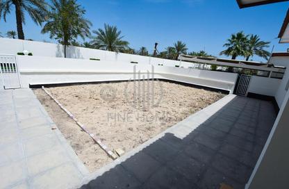 Villa - 4 Bedrooms - 4 Bathrooms for rent in Sanad - Central Governorate