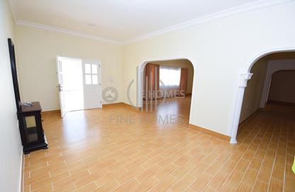 Villa - 4 Bedrooms - 4 Bathrooms for rent in Sanad - Central Governorate