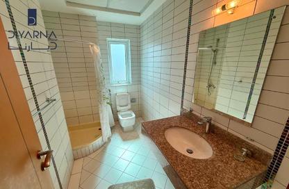 Apartment - 2 Bedrooms - 2 Bathrooms for rent in Sanabis - Manama - Capital Governorate