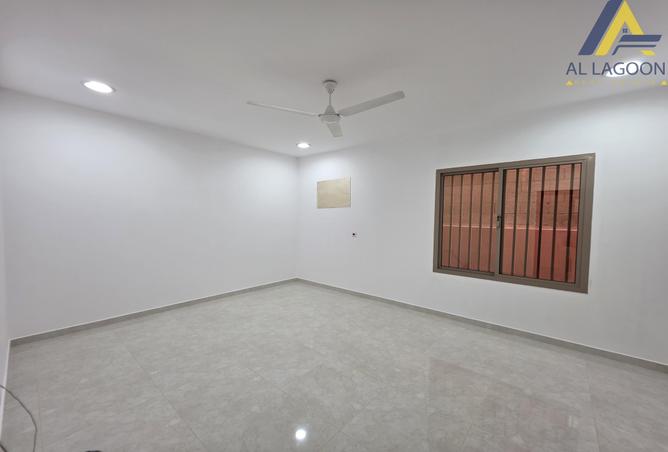 976528 - Property Image 3