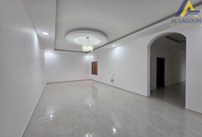 976528 - Property Main Image