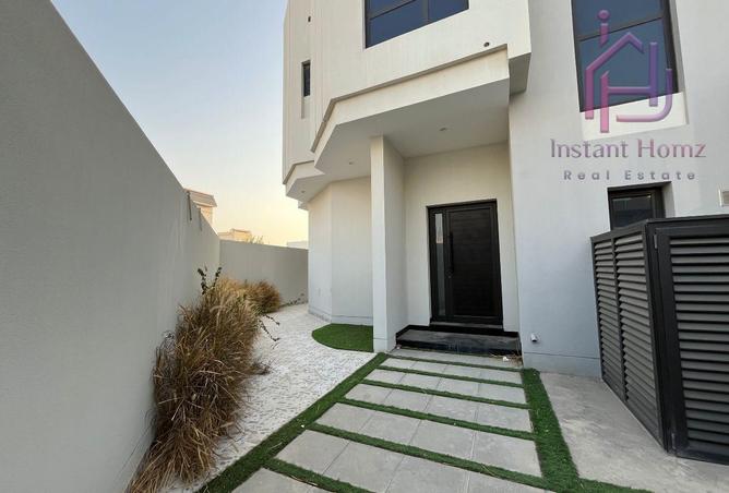 993907 - Property Image 2