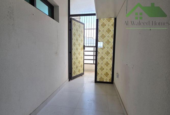 998729 - Property Image 3