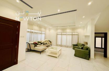 Villa - 4 Bedrooms - 5 Bathrooms for rent in Saar - Northern Governorate