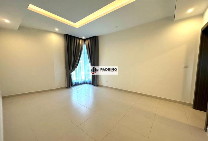 998108 - Property Image 2