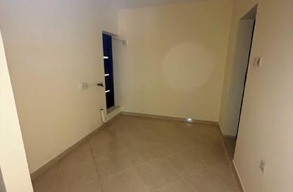 Apartment - 3 Bedrooms - 2 Bathrooms for rent in Tubli - Central Governorate