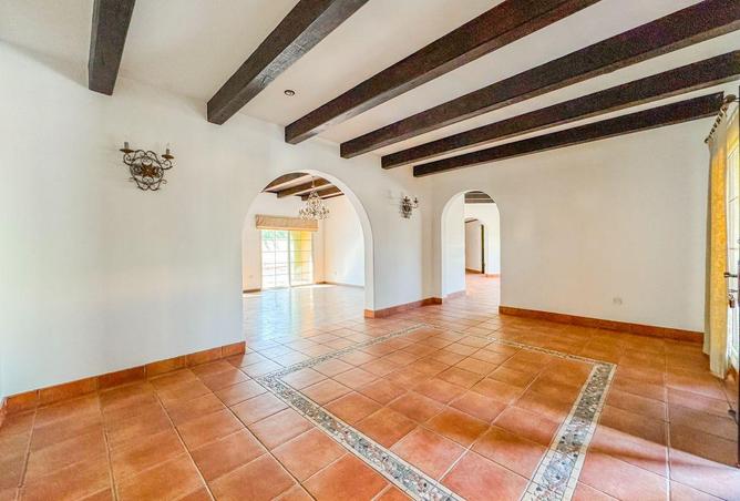 991975 - Property Image 2