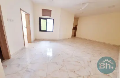 شقة - 2 غرف نوم - 3 حمامات للايجار في عراد - المحرق