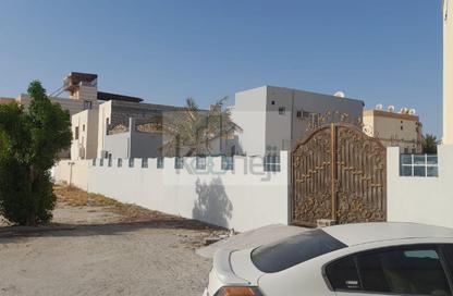 Villa - 5 - 5 for sale in Hamad Town - Northern Governorate