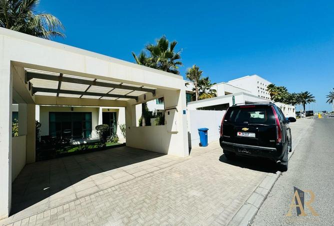 987686 - Property Image 2