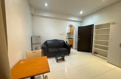 Apartment - Studio - 1 Bathroom for rent in Maqabah - Northern Governorate