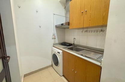 Apartment - Studio - 1 Bathroom for rent in Maqabah - Northern Governorate