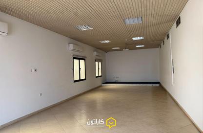 Villa - 5 Bedrooms - 6 Bathrooms for rent in Um Al Hasam - Manama - Capital Governorate