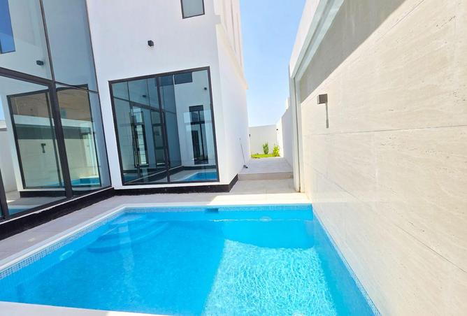 995487 - Property Image 3