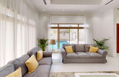 Villa - 4 Bedrooms - 6 Bathrooms for rent in Saar - Northern Governorate