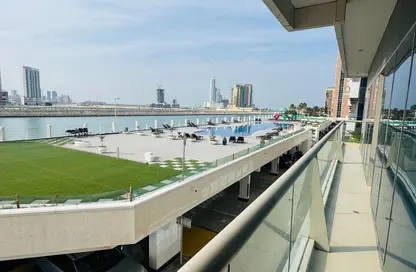 Apartment - 3 Bedrooms - 5 Bathrooms for rent in Reef Island - Capital Governorate