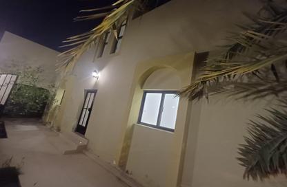 Villa - 4 Bedrooms - 3 Bathrooms for rent in Arad - Muharraq Governorate