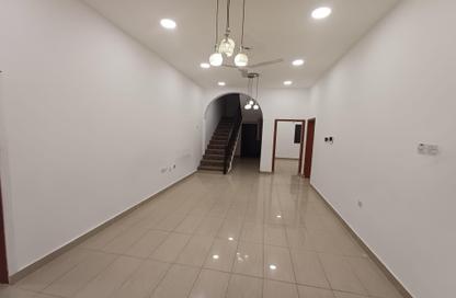Villa - 4 Bedrooms - 3 Bathrooms for rent in Arad - Muharraq Governorate