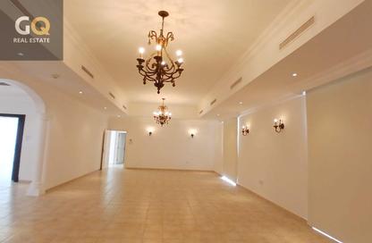 Villa - 4 Bedrooms - 5 Bathrooms for rent in Saar - Northern Governorate