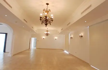 Villa - 4 Bedrooms - 5 Bathrooms for rent in Saar - Northern Governorate