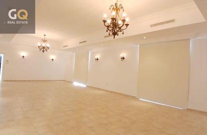 Villa - 4 Bedrooms - 5 Bathrooms for rent in Saar - Northern Governorate