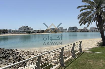 فيلا - 3 غرف نوم - 4 حمامات للايجار في شارع أمواج - أمواج - المحرق