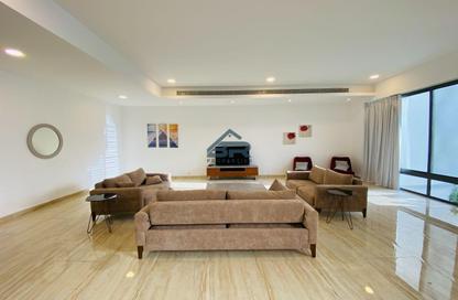 Compound - 4 Bedrooms - 4 Bathrooms for rent in Saar - Northern Governorate