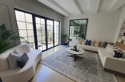 Villa - 3 - 5 for sale in Muharraq - Muharraq Governorate