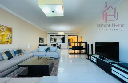 Apartment - 3 Bedrooms - 3 Bathrooms for rent in Al Juffair - Capital Governorate