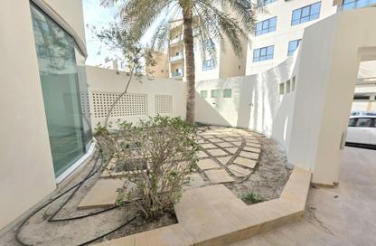 Office Space - 4 Bedrooms - 4 Bathrooms for rent in Bu Ashira - Capital Governorate