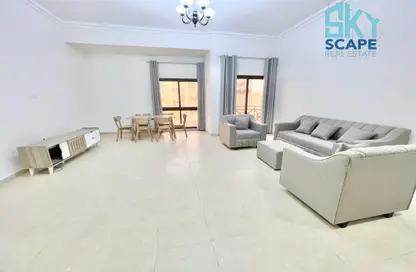 Apartment - 2 Bedrooms - 2 Bathrooms for rent in Sanabis - Manama - Capital Governorate