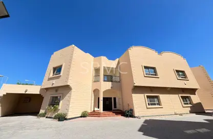 Apartment - 4 Bedrooms - 5 Bathrooms for rent in Janabiya - Northern Governorate