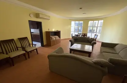 Apartment - 2 Bedrooms - 2 Bathrooms for rent in Um Al Hasam - Manama - Capital Governorate