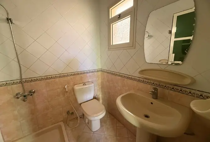 58204011 - Property Image 2