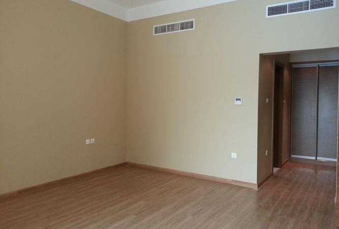 2OcICbwWHRo - Property Image 2