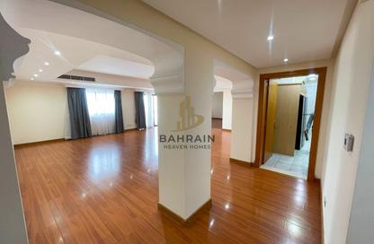 Apartment - 4 Bedrooms - 4 Bathrooms for rent in Um Al Hasam - Manama - Capital Governorate