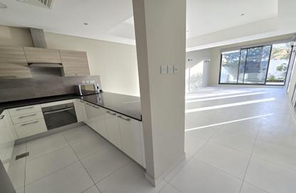 Villa - 4 Bedrooms - 5 Bathrooms for rent in Saar - Northern Governorate