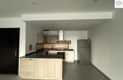 Apartment - 2 Bedrooms - 2 Bathrooms for rent in Sanabis - Manama - Capital Governorate