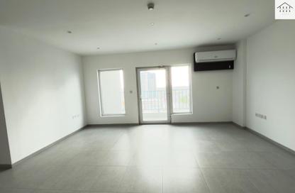Apartment - 2 Bedrooms - 2 Bathrooms for rent in Sanabis - Manama - Capital Governorate
