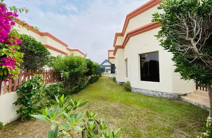 Compound - 3 Bedrooms - 3 Bathrooms for rent in Janabiya - Northern Governorate