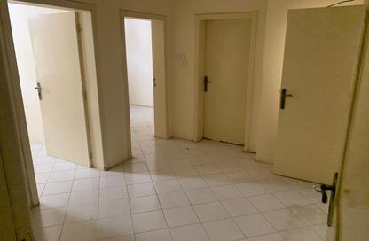 Apartment - 2 Bedrooms - 2 Bathrooms for rent in Ras Rumman - Manama - Capital Governorate