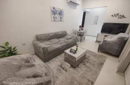 Apartment - 2 Bedrooms - 2 Bathrooms for rent in Al Burhama - Manama - Capital Governorate Apartment - 2 Bedrooms - 2 Bathrooms for rent in Al Burhama - Manama - Capital Governorate