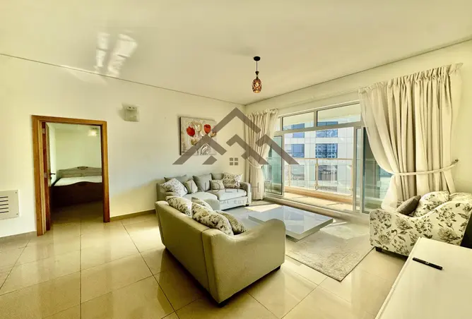 989254 - Property Image 2