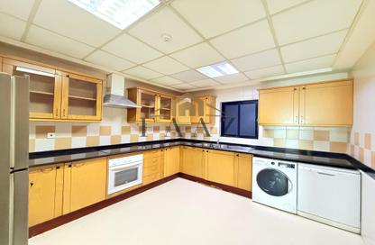 Apartment - 3 Bedrooms - 4 Bathrooms for rent in Mahooz - Manama - Capital Governorate