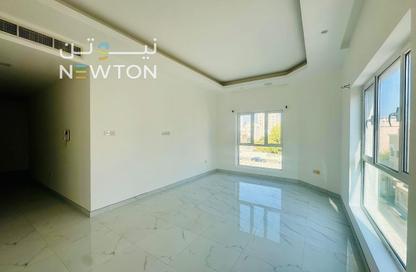 Apartment - 2 Bedrooms - 2 Bathrooms for rent in Sanabis - Manama - Capital Governorate
