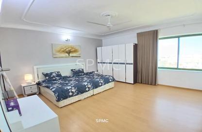 Apartment - 3 Bedrooms - 3 Bathrooms for rent in Busaiteen - Muharraq Governorate